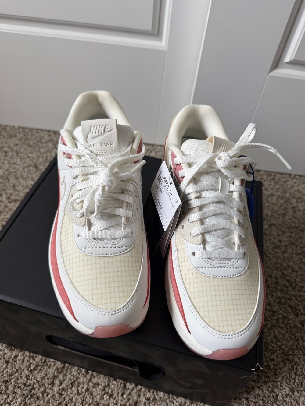 Nike Women’s Air Max 90 LV8 Platform Sneaker - White & Pink, size 7.5 Women’s - Picture 5 of 16